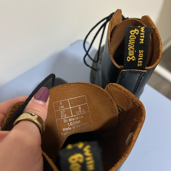 Dr. Marten Leona Vintage Heeled Boots - Picture 7 of 7